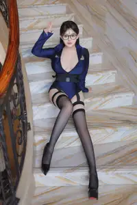 Na Na Zi's Alluring Police Officer Transformation - XiuRen-0