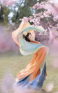 Qian Yue's Hanfu Elegance Amidst Cherry Blossoms: YiTuYu Vol.8674 Artistry-15