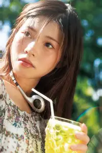 YiTuYu Art Language Vol.8682: Kun Kun Bu Kun Le's Fresh & Pure Beauty-32