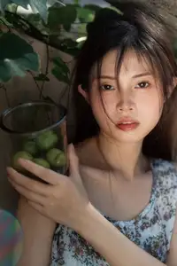 YiTuYu Art Language Vol.8682: Kun Kun Bu Kun Le's Fresh & Pure Beauty-13