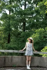 YiTuYu Art Language Vol.8682: Kun Kun Bu Kun Le's Fresh & Pure Beauty-19