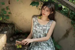 YiTuYu Art Language Vol.8682: Kun Kun Bu Kun Le's Fresh & Pure Beauty-14