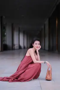 Stunning Maxi Dress Style: A Beautiful Woman's Elegant Pose.-0