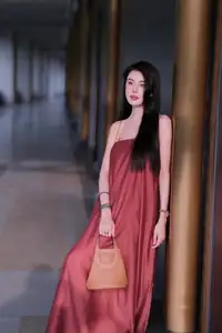 Stunning Maxi Dress Style: A Beautiful Woman's Elegant Pose.-4