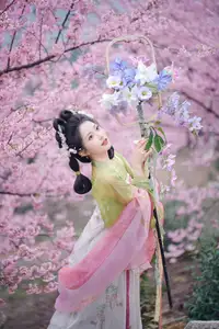 East Asian Beauty: Tu Ya W in Elegant Hanfu Amidst Spring Cherry Blossoms | YiTuYu Vol.8636-5