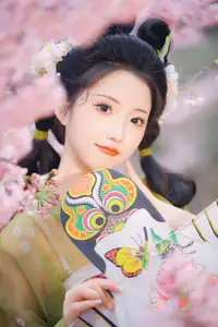 East Asian Beauty: Tu Ya W in Elegant Hanfu Amidst Spring Cherry Blossoms | YiTuYu Vol.8636-18
