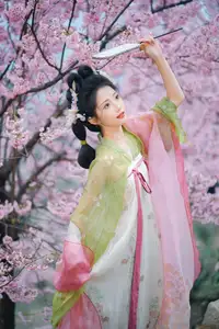 East Asian Beauty: Tu Ya W in Elegant Hanfu Amidst Spring Cherry Blossoms | YiTuYu Vol.8636-15