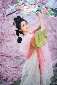 East Asian Beauty: Tu Ya W in Elegant Hanfu Amidst Spring Cherry Blossoms | YiTuYu Vol.8636-7
