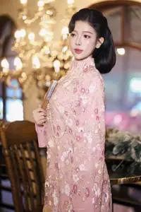 Graceful Pink Ao Dai Beauty: Elegant Vietnamese Woman with Alluring Pearl Jewelry-9