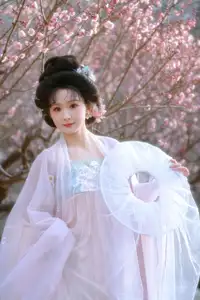 Ethereal Hanfu Beauty: Rui Rui Cai Bu Shi Cai Gou Shines in YiTuYu Vol.8619-3