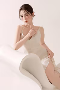 VGU No.5: Unveiling the Elegant Artistic Beauty of a Vietnamese Woman-3