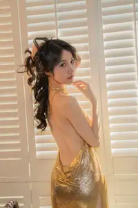 Captivating Elegance: O1ne Wan Shines in Golden Backless Dress - Art Language Vol.8691 YiTuYu Collection-23