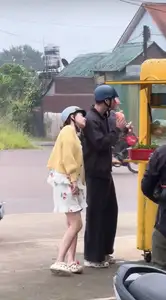 Chi Pu's Stunning Black Dress: Captivating Beauty & Elegant Style at Event.-7