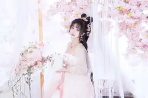 YiTuYu Vol.8628: Enchanting Ethereal Beauty of Qi Luo Sheng De Xiao Su Su in Traditional Hanfu-10