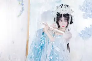 YiTuYu Vol.8652: Discover Xiao Su Su's Ethereal Beauty in Traditional Costume-1