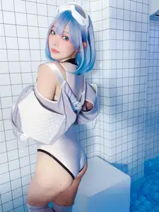 Captivating Cosplay: Coser Ely_eee ElyEE presents "Clear Blue Drift" – A mesmerizing blue fantasy-8