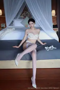 Ding Dang DD Shines in XiuRen No.10721: Elegant Allure and Delicate Beauty-3