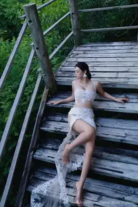 Ding Dang DD Shines in XiuRen No.10721: Elegant Allure and Delicate Beauty-34