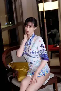 XiuRen No.10741 Yue Er Yue Er: Elegant Asian Charm in Modern Cheongsam Amidst City Night-7