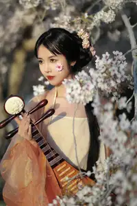 Jian Ying Tao Nai: Elegant Asian Muse Amidst Spring Blossoms - YiTuYu Art Language Vol.8617-22