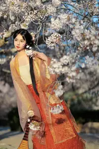 Jian Ying Tao Nai: Elegant Asian Muse Amidst Spring Blossoms - YiTuYu Art Language Vol.8617-16