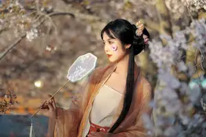 Jian Ying Tao Nai: Elegant Asian Muse Amidst Spring Blossoms - YiTuYu Art Language Vol.8617-14