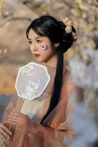 Jian Ying Tao Nai: Elegant Asian Muse Amidst Spring Blossoms - YiTuYu Art Language Vol.8617-25