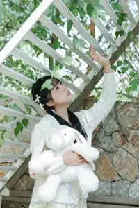 Yi Zhi Nuan Nuan's Poetic World: Dreamy Muse in a Green Garden YiTuYu Vol.8651-19