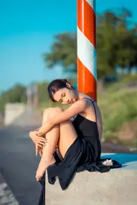 YiTuYu Vol.8671: Duo Duo – Graceful Charm and Pensive Moments in Nature-0