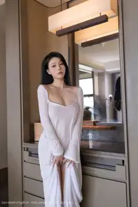 An Ran's Elegant White Dress XiuRen No.10747 Captivating Serenity in Natural Light.-36