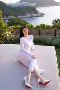 An Ran's Elegant White Dress XiuRen No.10747 Captivating Serenity in Natural Light.-1