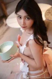 XiuRen No.10733 Liu Ting Ting: Alluring Maid Costume Captivates with Delicate Charm and Sensual Elegance-5