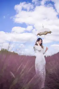 Enyyyn's Dreamy Escape in a Pink Grass Field – YiTuYu Vol.8630-16