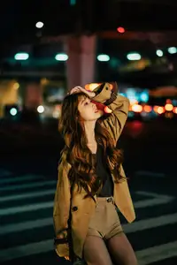 YiTuYu Vol.8618: Bu Chi Zao Fan Hui Gua's Chic Urban Night Style-10