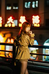 YiTuYu Vol.8618: Bu Chi Zao Fan Hui Gua's Chic Urban Night Style-25
