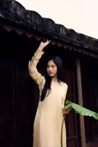Timeless Vietnamese Beauty: Elegant Ao Dai Girl Amidst Ancient Architecture - Photo 597392964_1911130843144618_1615706383643237778_n.jpg-4