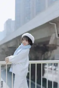 Discover YiTuYu Vol.8625: Yu Pao Pao's Gentle Charm in Warm Winter Sun-9