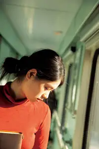 YiTuYu Vol.8622 He Zi: A Muse Bathed in Dreamy Golden Light-2