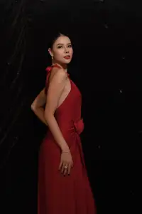 Supermodel Ky Han: Stunning Beauty & Slim Figure After Two Kids, Radiating Confident Allure-10