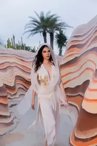 Supermodel Ky Han: Stunning Beauty & Slim Figure After Two Kids, Radiating Confident Allure-6