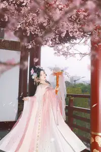 Discover Qi Qi's Ethereal Beauty: Hanfu under Cherry Blossoms. YiTuYu Art Language Vol.8650 Collection.-9