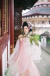 Discover Qi Qi's Ethereal Beauty: Hanfu under Cherry Blossoms. YiTuYu Art Language Vol.8650 Collection.-19