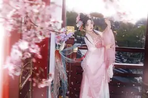 Discover Qi Qi's Ethereal Beauty: Hanfu under Cherry Blossoms. YiTuYu Art Language Vol.8650 Collection.-16