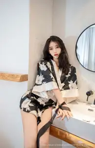 XingYan Vol.383 Shi An An: Alluring East Asian Beauty in Floral Kimono-6