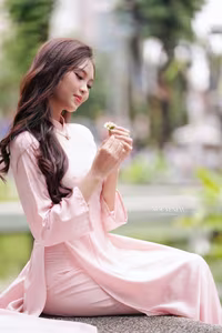 VGU No.47: Discover the Beauty of Vietnamese Ao Dai: The Elegant Charm of Vietnamese Women.-5