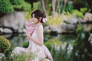 VGU No.35: Serene Beauty of a Young Woman with a Dreamy Bouquet-7