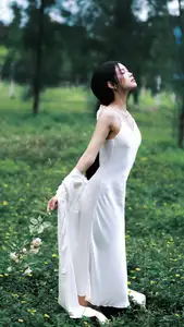 VGU No.173: Discover the serene beauty of a dreamy girl with white roses in the morning sun.-14