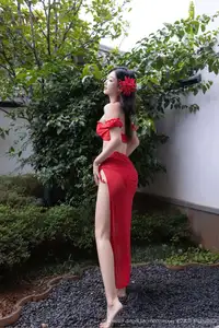 Tang An Qi: Serene Beauty Amidst Nature in XiuRen Photo Set No.10662-29