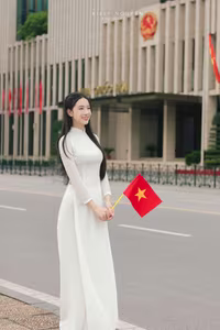 VGU No.117: Graceful Vietnamese Ao Dai at Ho Chi Minh Mausoleum – Hanoi's Proud Charm-9