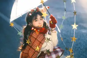 YiTuYu Vol.8588: Discover the Romantic Charm of a Festive Girl with Gifts-24